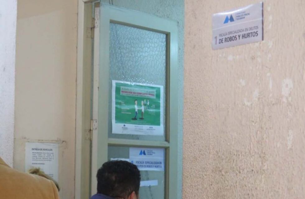 Presentó recibos de sueldo truchos en una fiscalía y quedó detenida