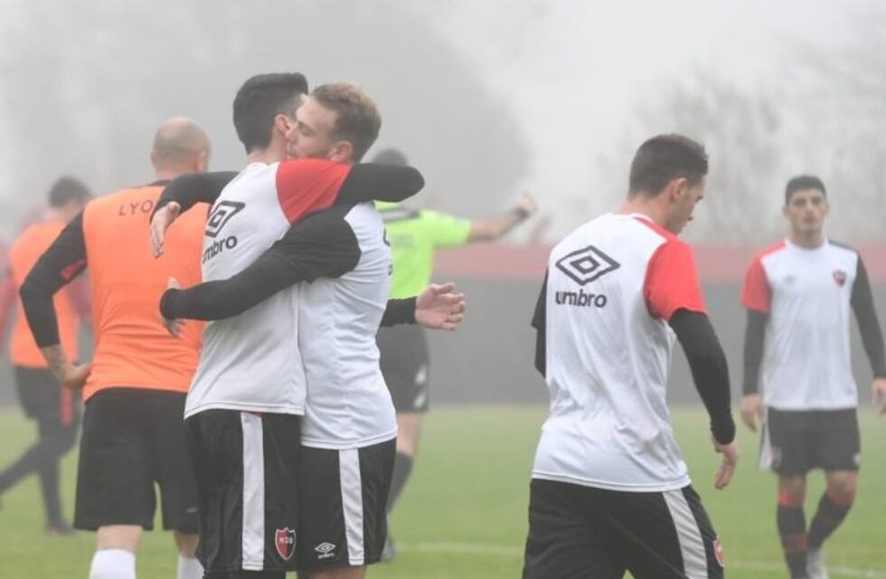 Mira quién moja: Newell's ganó su segundo amistoso de pretemporada con gol de Amoroso