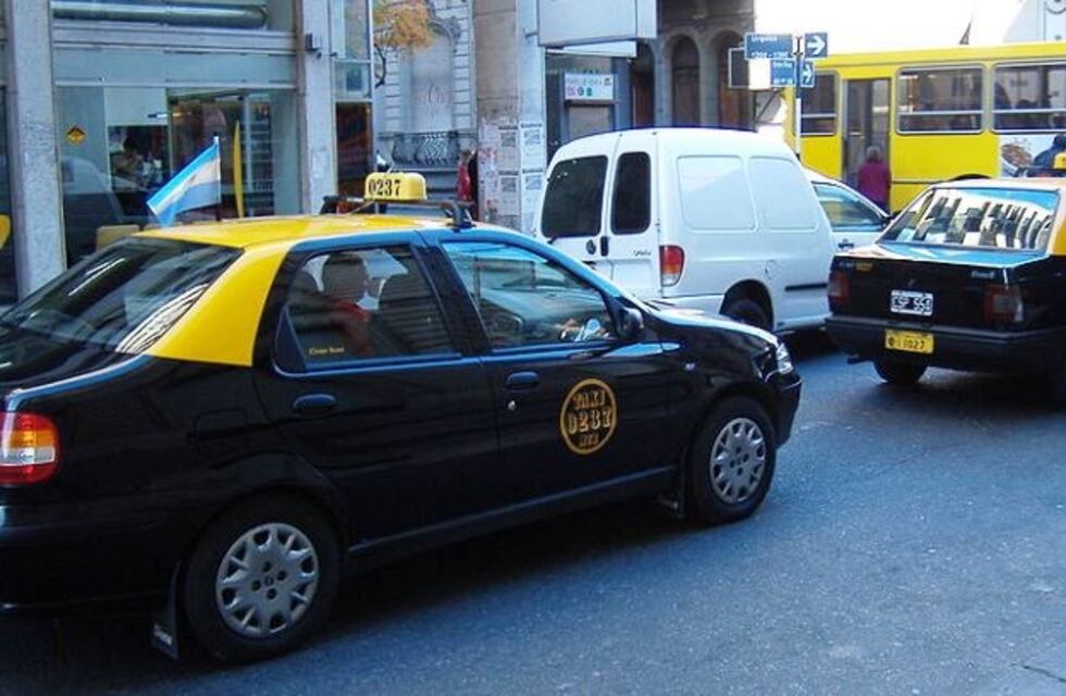 La Municipalidad sostuvo que la tarifa de taxis tiene un desfasaje del 30% desde el año pasado