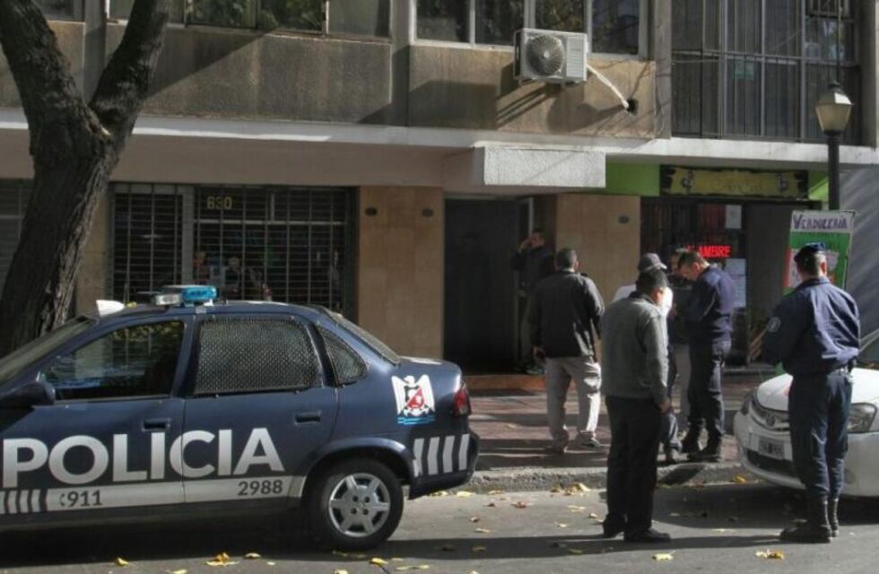 Un hombre se atrincheró en su casa cuando iban a detenerlo por violencia de género