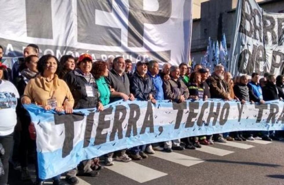 El Gobierno controlará los planes de empleo a dirigentes sociales