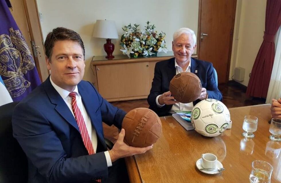 El intendente Briner visitó al rector de la UNC para promocionar la Fiesta Nacional de la Pelota