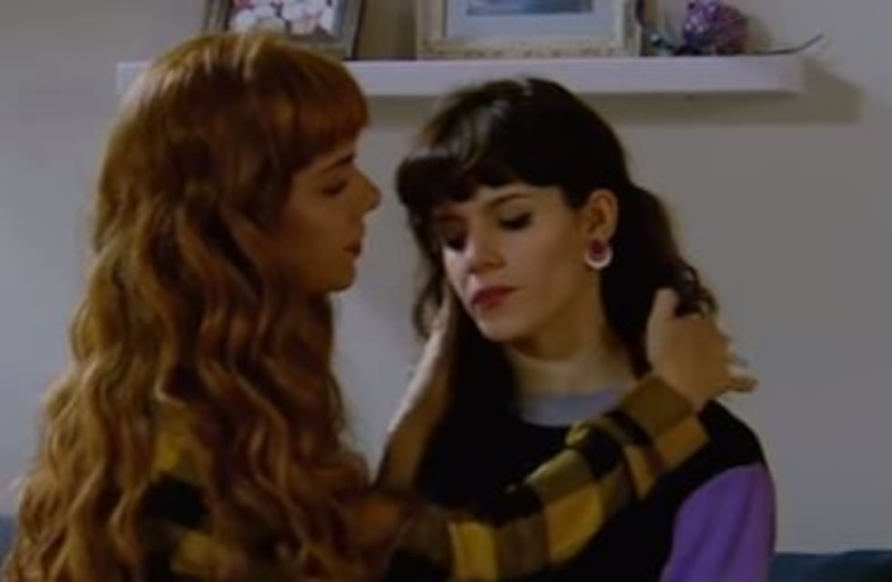 ¡Llegó el momento esperado! El apasionado beso entre Flor y Jazmín en "Las Estrellas"