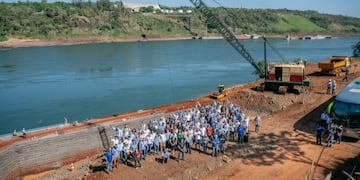 Foz do Iguacu y Presidente Franco\u002E Puente Internacional