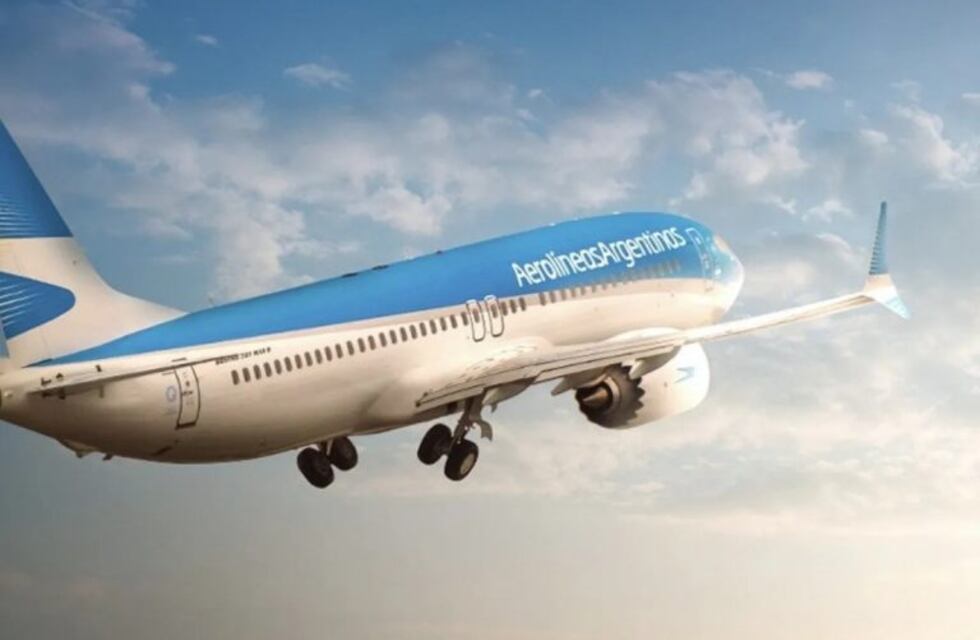 Quienes lleguen en vuelo a El Calafate deberán aislarse por 14 días en domicilios
