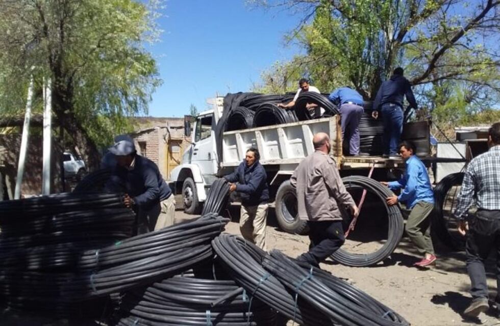 Puesteros tendrán agua por primera vez