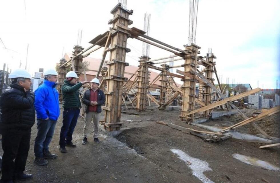 "El  objetivo  de Rosana Bertone es finalizar la mayor cantidad de obras en tiempo y forma" expresó Vázquez