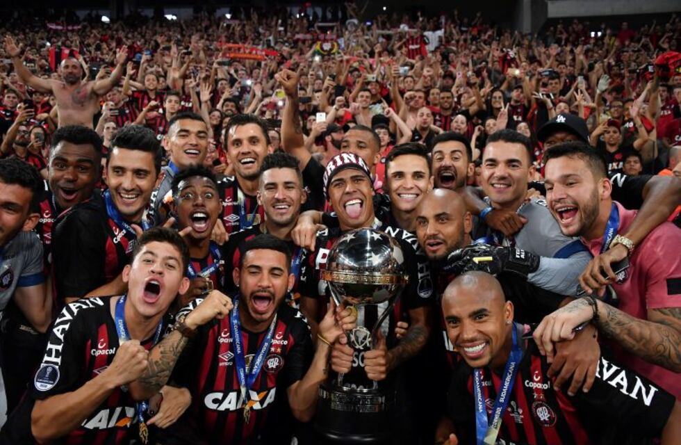 Atlético Paranaense venció a Junior, ganó la Sudamericana y jugará la Recopa ante River