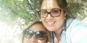 Brenda Bigiatti junto a su madre\u002E Foto: Web\u002E