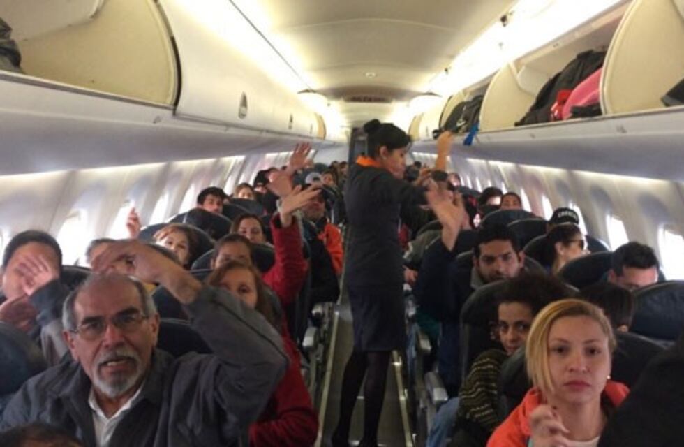 Venezolanos radicados en Argentina regresaron a su país en un vuelo pagado por Maduro