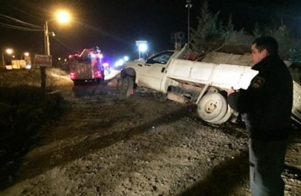 Centenario: se rompió un puente mientras pasaba un camión