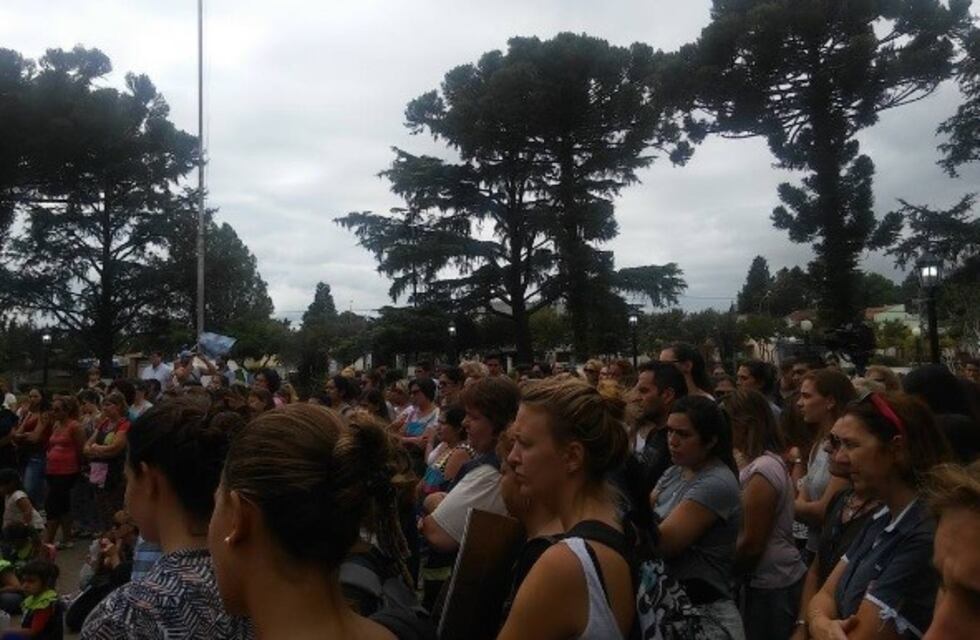 A casi un mes de la tragedia de Monticas, vecinos de Zavalla salieron a hacer una marcha del silencio