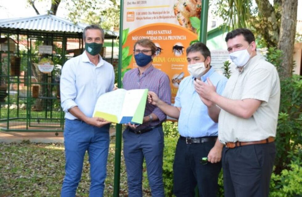 El ministro Mario Vialey inauguró el registro de los productores de miel que crían abejas sin aguijón