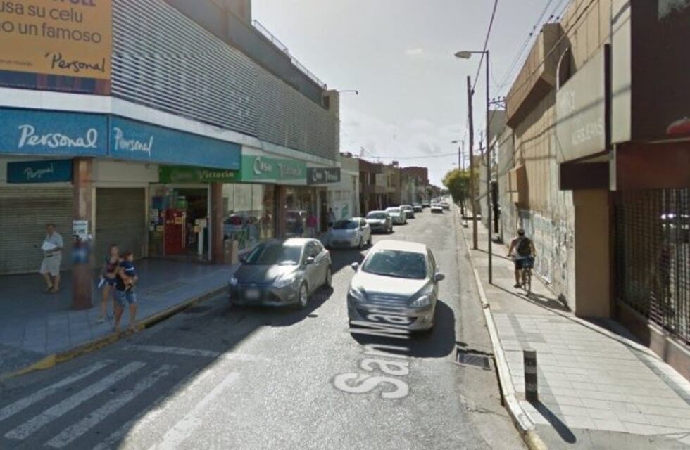 De no creer: le robaron dos veces mientras esperaba el colectivo por Mitre y San Martín