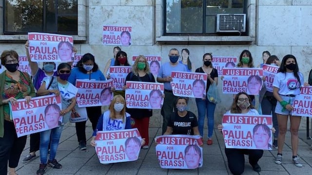 El padre de la víctima participó de una manifestación antes de la audiencia inicial\u002E (@lt8am830)