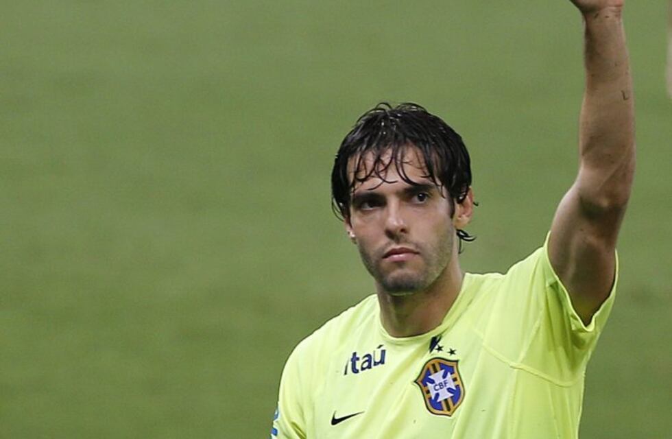 Kaká anunció su retiro del fútbol