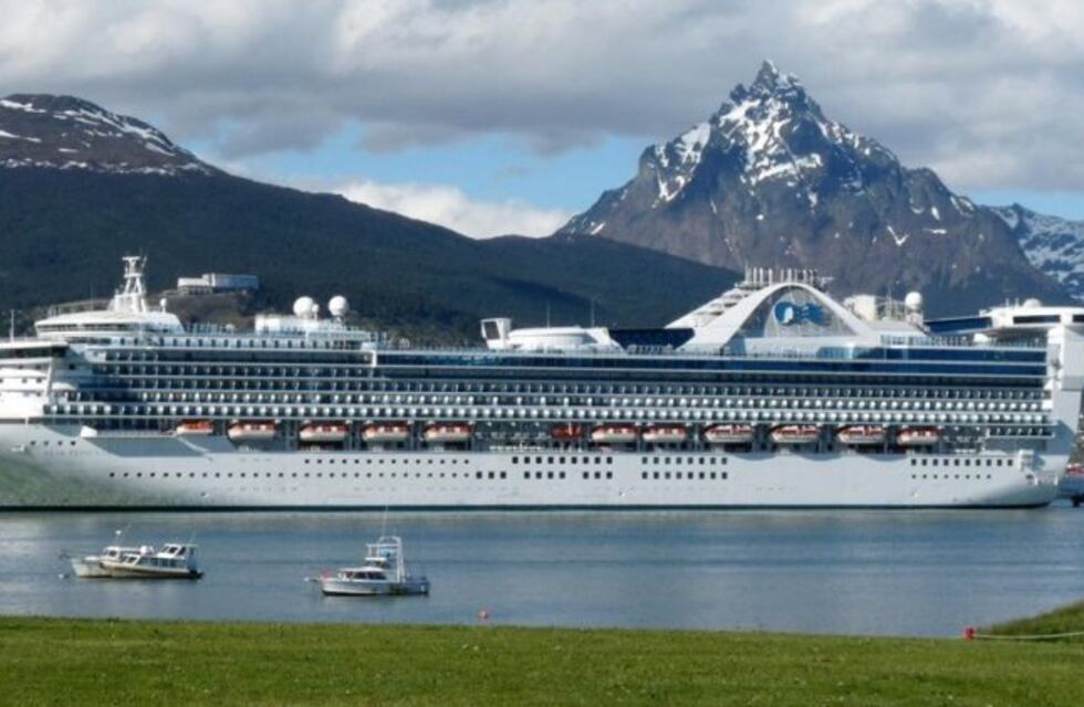 Zarpó el crucero "Star Princess" desde Ushuaia hacia las Islas Malvinas