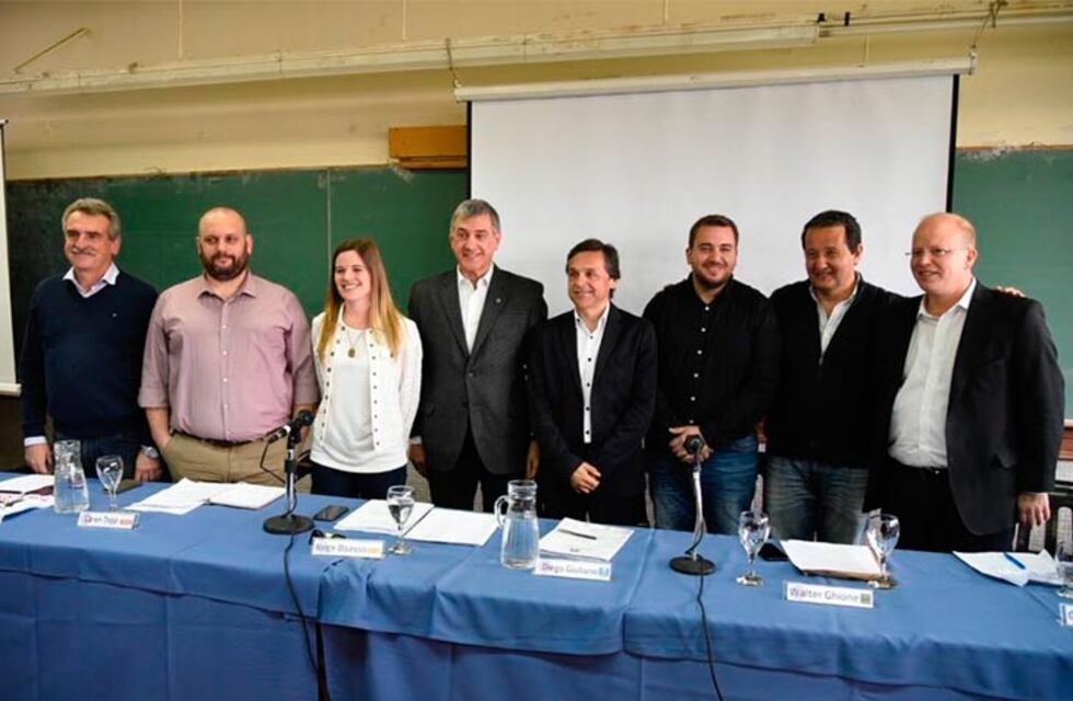 Con dos ausencias se realizó el debate de los candidatos a diputado nacional en la UNR