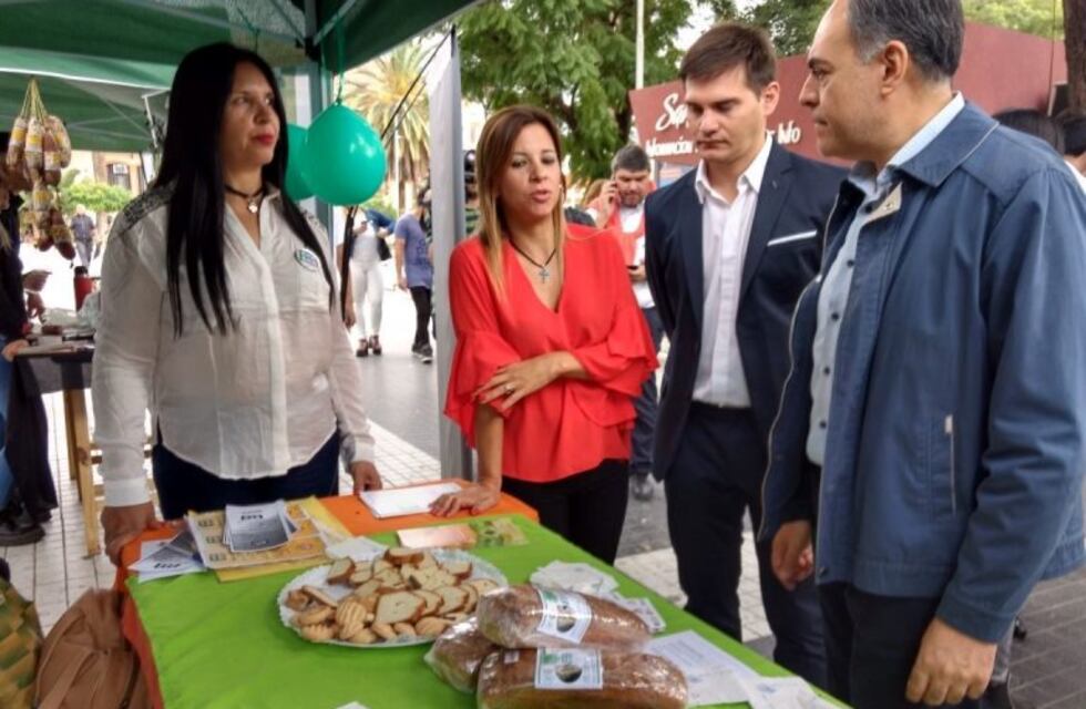 Firma de convenios con supermecados