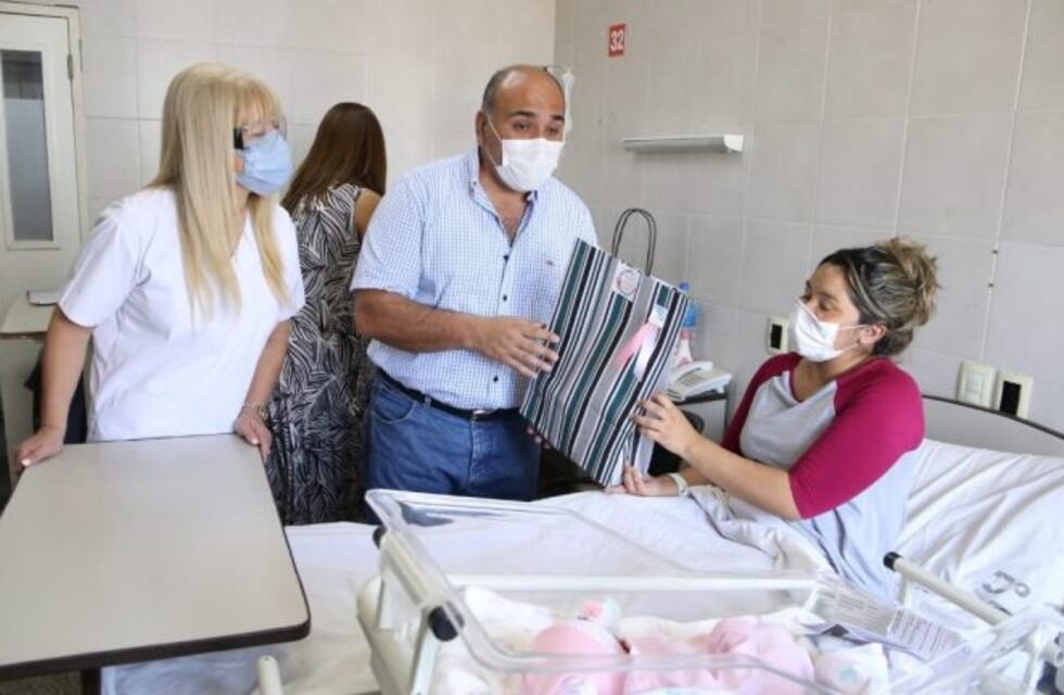 Día de la Madre: Manzur en la Maternidad