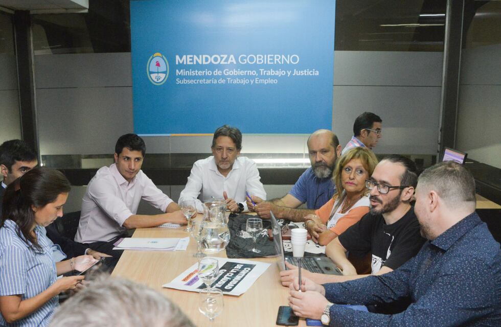 Comenzaron las paritarias entre el gobierno y el SUTE