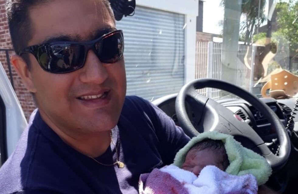 Una mujer dio a luz a la vera de la Autopista Rosario - Buenos Aires