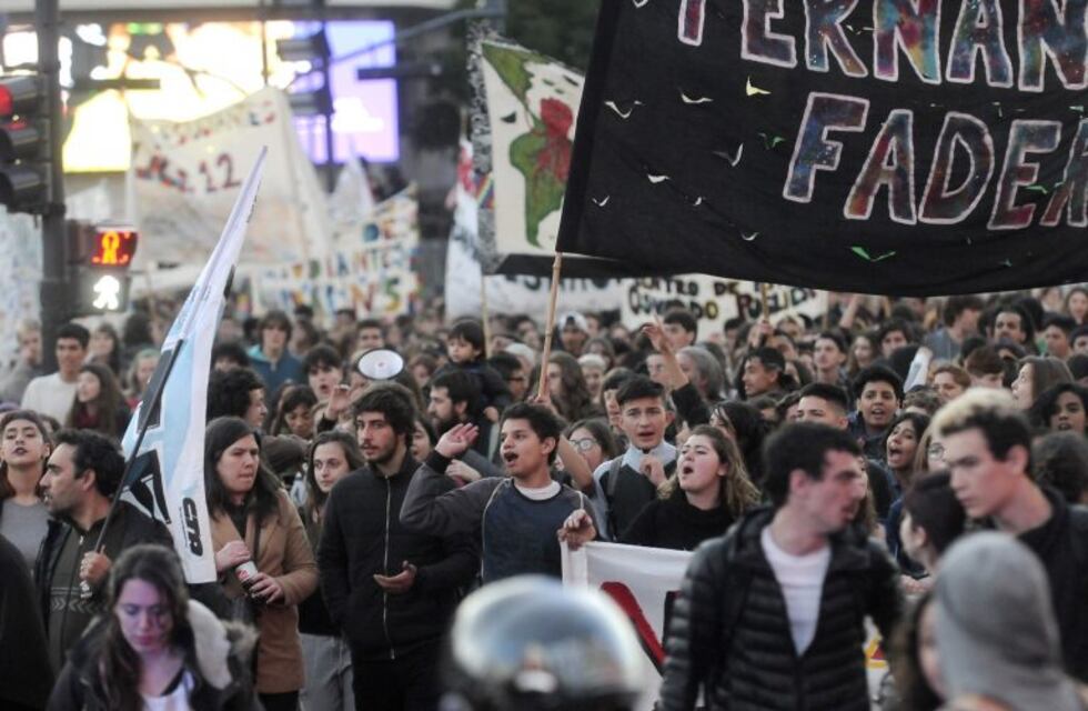 Estudiantes levantaron las tomas de escuelas porteñas