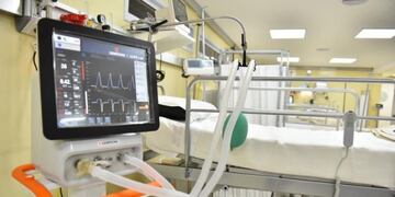 Foto ilustrativa cama de terapia intensiva\u002E