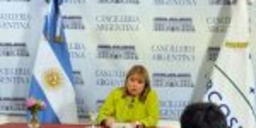 HANDOUT - La canciller de Argentina, Susana Malcorra, brinda una conferencia de prensa el 14/12/2016 luego de la reuniu00f3n de ministros de Relaciones Exteriores del Mercosur en Buenos Aires. El encuentro de los ministros terminu00f3 en polu00e9micau00a0debido a que la canciller de Venezuela, Delcy Rodru00edguez, fue dejada fuera de la reuniu00f3n.rnFoto: Roberto Daniel Garagiola/Cancilleru00eda Argentina/dpa (Vinculado al texto de dpa