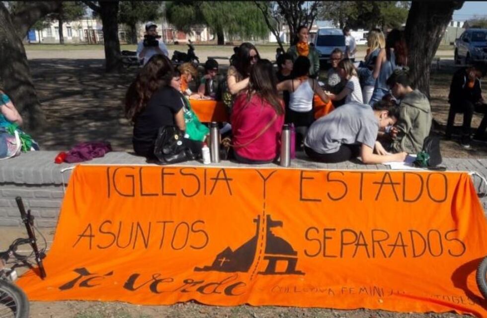 Primer jornada de apostasía colectiva en Arroyito