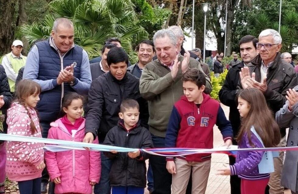 Passalacqua acompañó la reinauguración de la plaza San Martín en Eldorado
