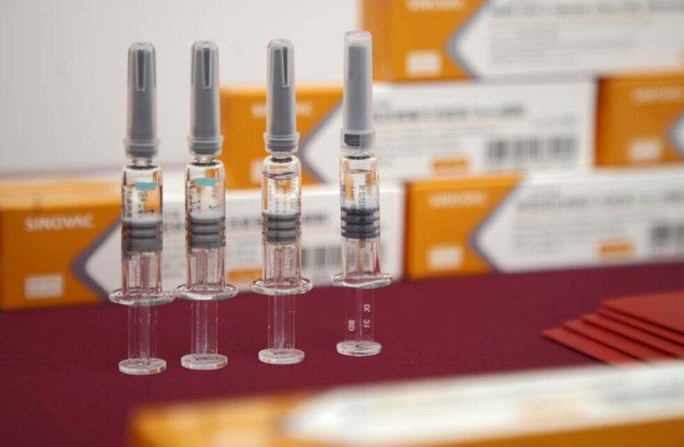 Coronavirus: Brasil suspendió los ensayos clínicos de una vacuna china tras la muerte de un voluntario
