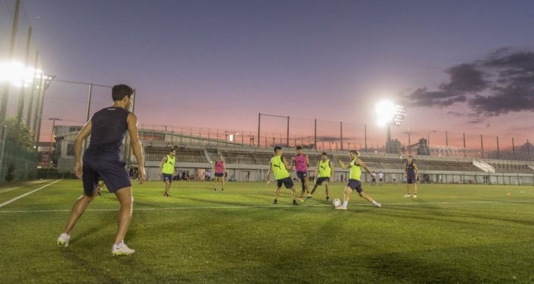 Independiente realizó su primer entrenamiento en Japón