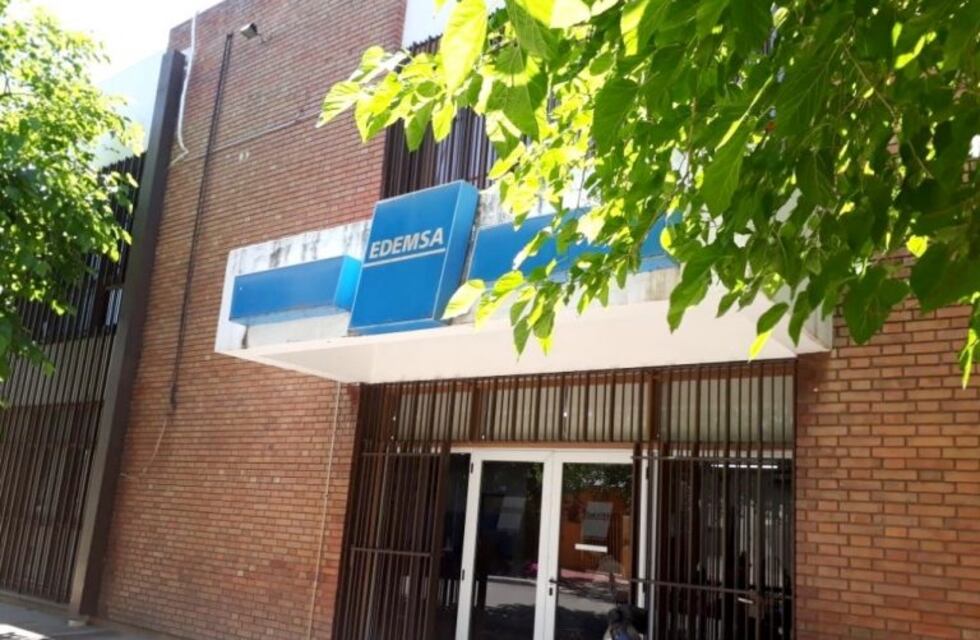 Fue a pagar la luz y le robaron más de $30.000