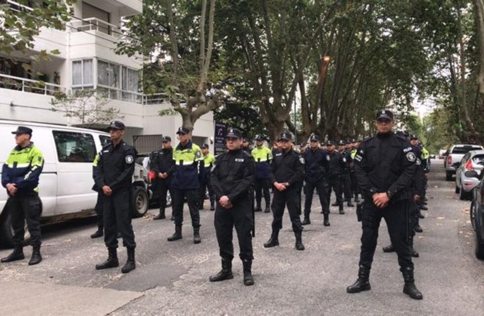 Un centenar de policías llegaron a Mar del Plata para patrullar las calles