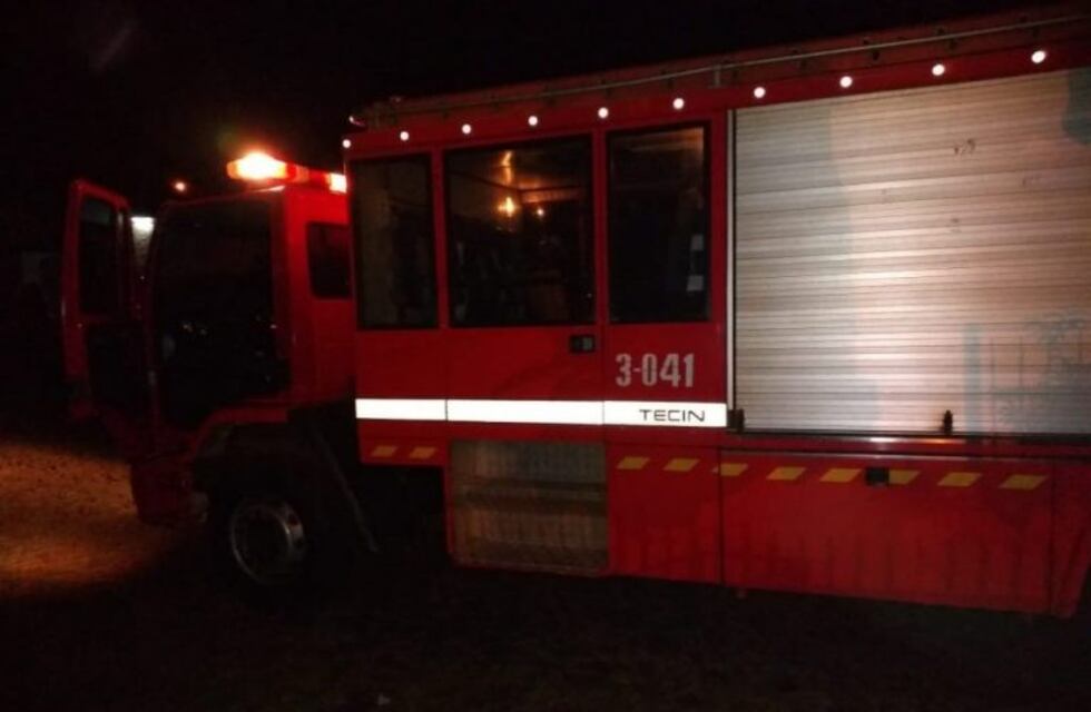 Investigan el origen de un incendio que consumió una vivienda