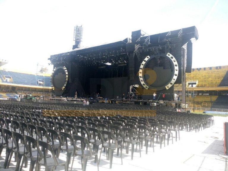 Escenario terminado de montar en el estadio de Rosario Central.