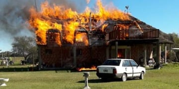 Incendio San José departamento Colón\nCrédito: Bomberos/InfoPalmares
