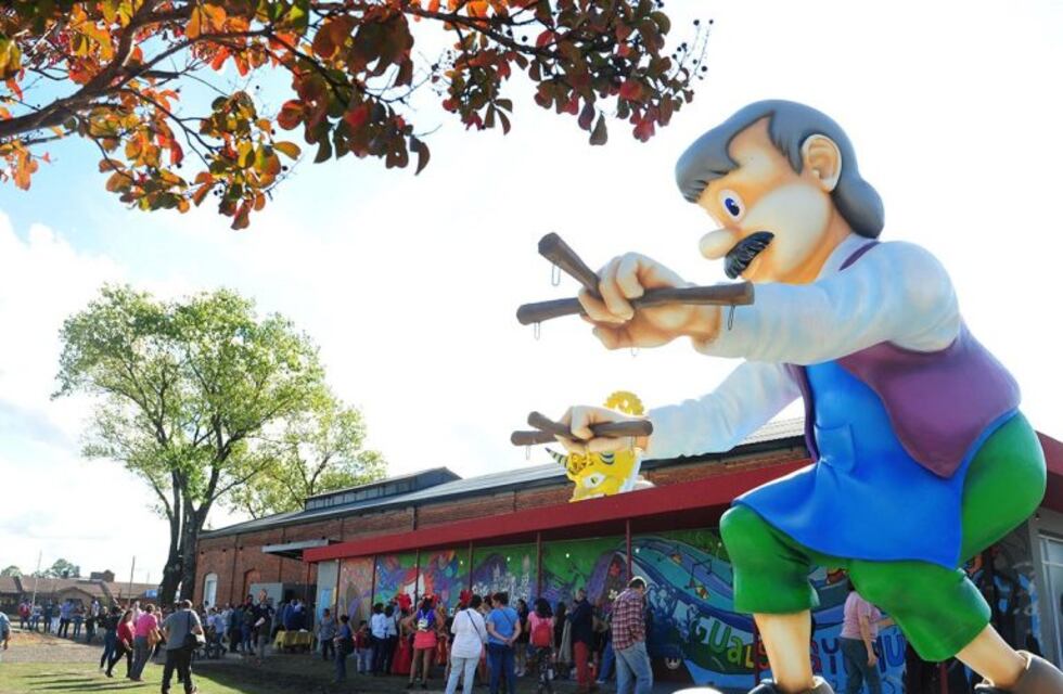 El Museo del Carnaval de Gualeguaychú recibió donación de Montevideo