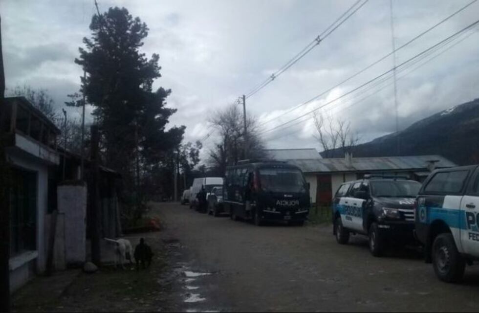 Allanaron la casa donde vivía Santiago Maldonado en El Bolsón