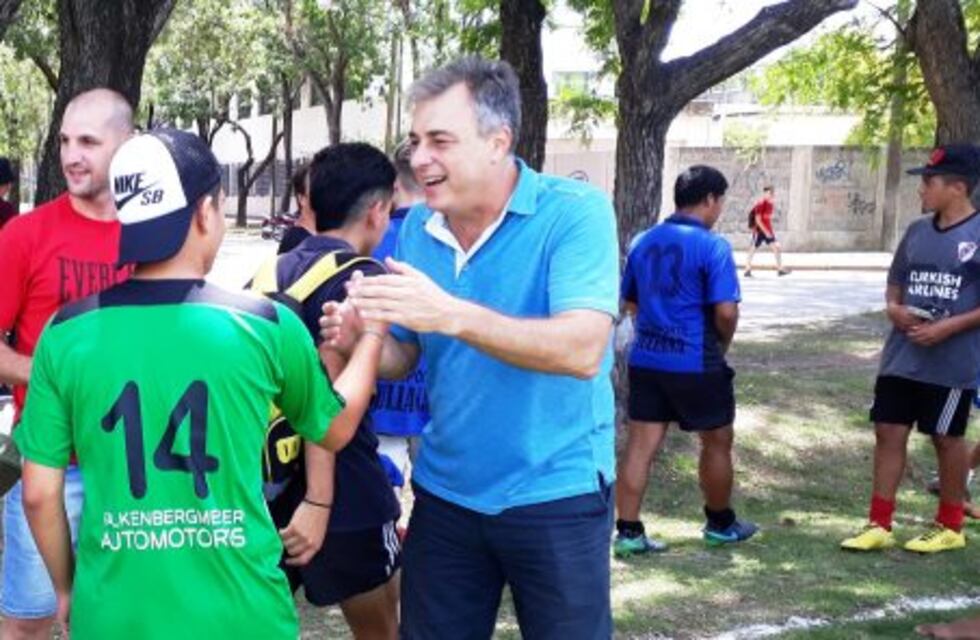 Luis Castellano recorrió las escuelitas deportivas municipales