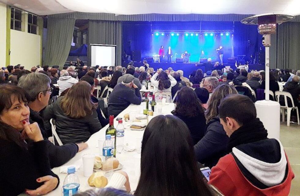 Gran Peña en celebración de los 65 años del Hospital Eva Perón