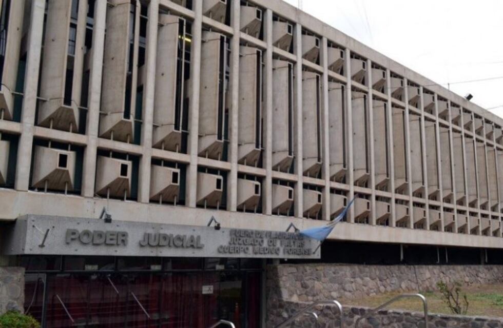 Cierran el Palacio Policial y una fiscalía por casos sospechosos de Covid-19