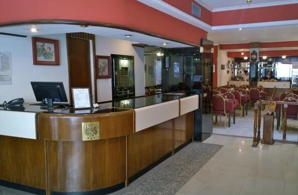 Criticas del sector hotelero por la prohibición de aires acondicionados y desayunos