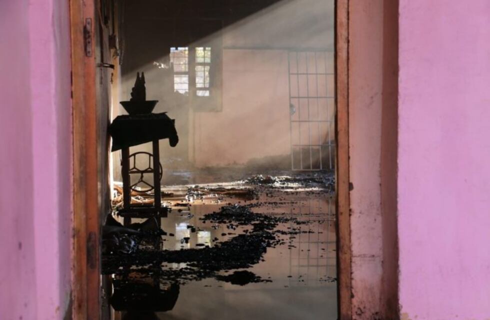 Vecinos héroes: rescataron de las llamas a un anciano con demencia