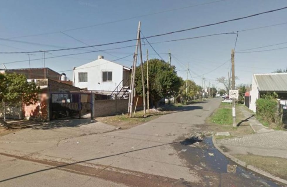 Berazategui: cuatro hombres quisieron robarle a un policía, se tirotearon y uno de los ladrones murió