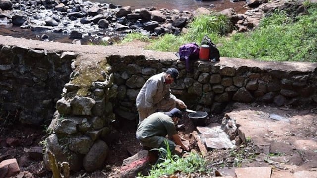 Los trabajadores se ocuparon de los trabajos durante el domingo\u002E