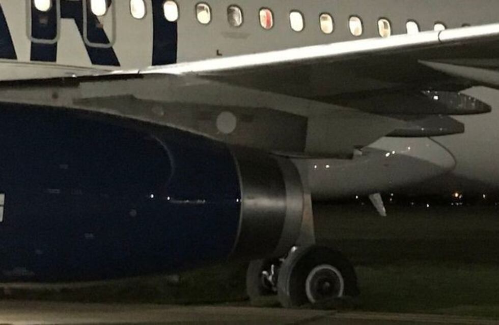 Despiste en El Palomar: Urtubey estaba a bordo de la aeronave