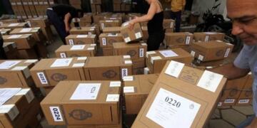 Se exhibieron los modelos de las boletas únicas que se utilizarán para las elecciones primarias\u002E