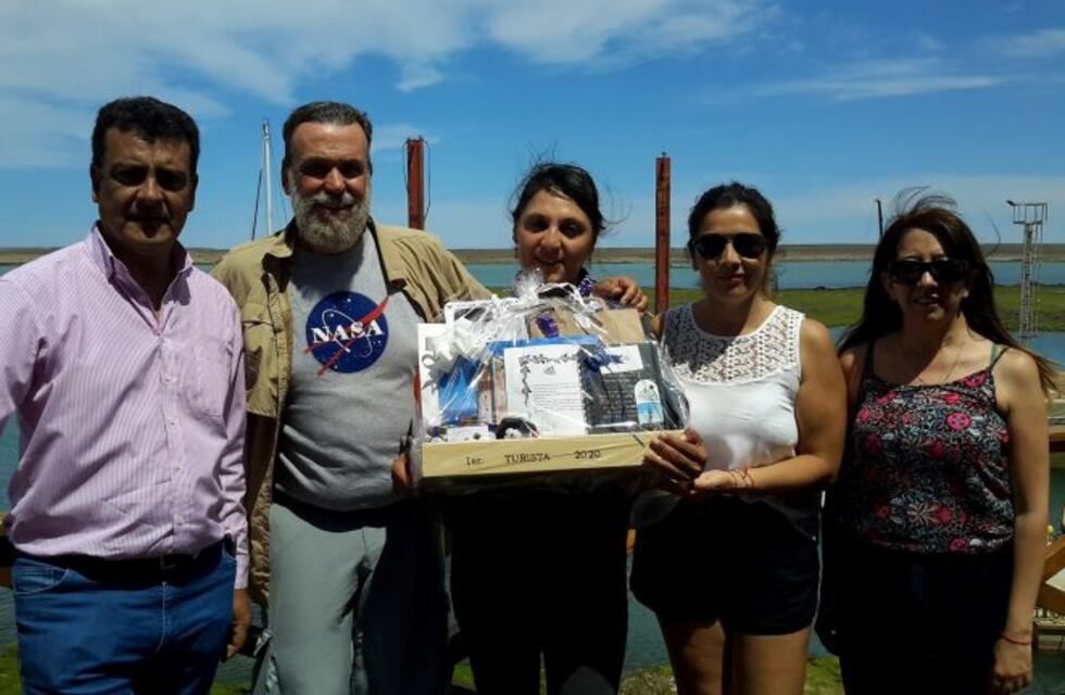 Puerto Deseado: agasajo a Primeros turistas 2020